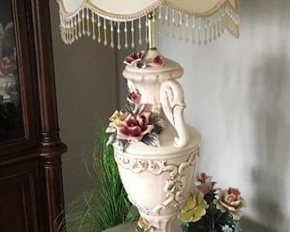 ONE OF 2 LARGE SCARCE CAPODIMONTE FLORAL LAMPS.