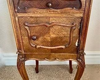 Antique Cigar Cabinet https://ctbids.com/#!/description/share/352596