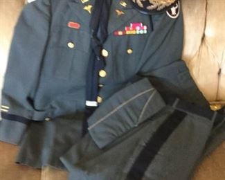 Vintage Dress Army Uniform & MORE! https://ctbids.com/#!/description/share/352532