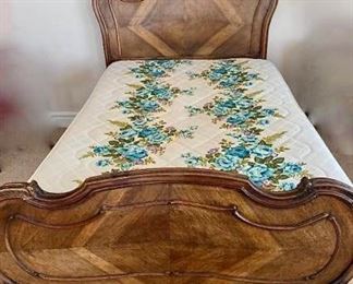 Antique Full-size Bed https://ctbids.com/#!/description/share/352594