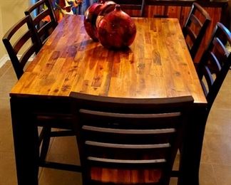Expandable Dining Table w/ 6 Chairs