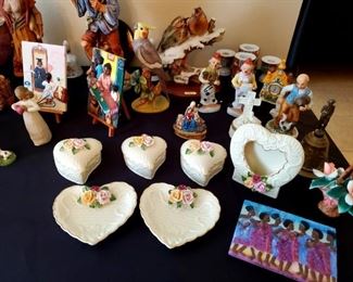 Figurines