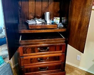 Armoire; Wii Set