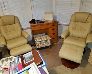 2 Swivel Reclining Chairs with Foot Stools