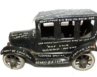 TOY 108 HENRYS OLD lADY