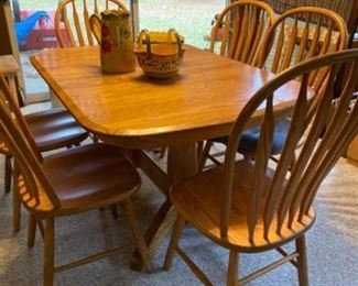 Mint condition Oak Table and chairs