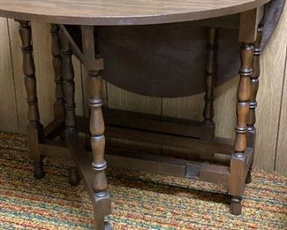 Antique gate leg table