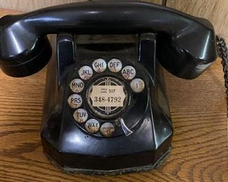 Antique bakelite telephone and it works!
