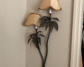 Very unique wall lamp - Wouldn't you agree?