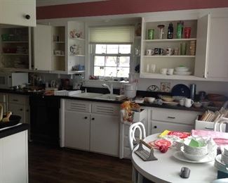 Kitchen Overloaded with great items