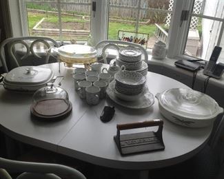 Covered Casseroles & Dishes