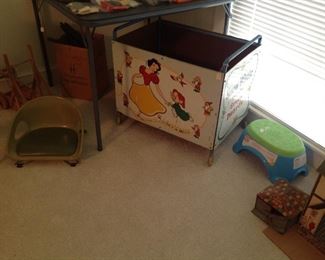 Vintage Child's Snow White Toy Box