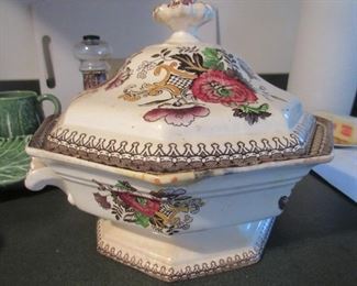 Stafordshire Burslem tureen