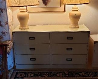 Rug w/navy floral, framed print, lamps, mid century dresser