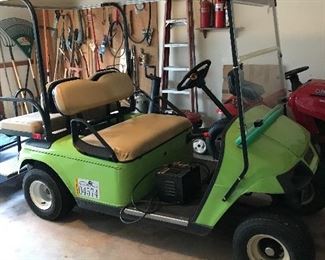 2004 EZ GO GOLFCART. NEW PAINT BATTERIES 2 YRS OLD ! GREAT DEAL!
