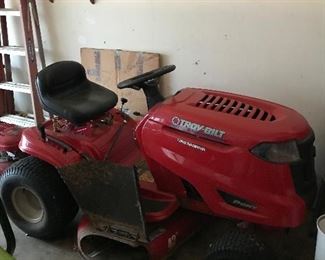 TROY BUILT RIDING MOWER!