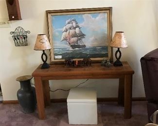 SOFA TABLE, VASE, CUBE / FOOTSTOOL