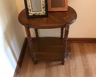 VINTAGE TABLE