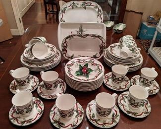 44-piece set of Charter Club "Winter Garland", 1998.