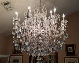 Beautiful Italian Murano 18% lead crystal  MariaTheresa  15-light chandelier gracing the dining room - truly spectacular to see in person!
