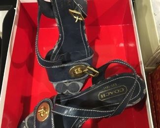 COACH LOW HEEL SHOES SIZE 7.5B-$40