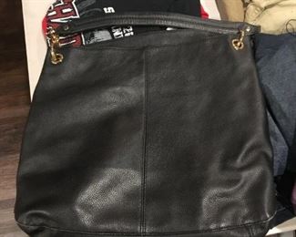 CUORE&PELLE BLACK HAND BAG-$40