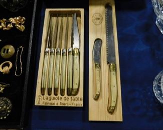 Switch blade style steak knives