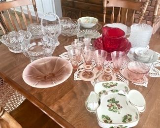 Collectible glassware & porcelain