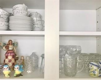Glass & porcelain collectibles