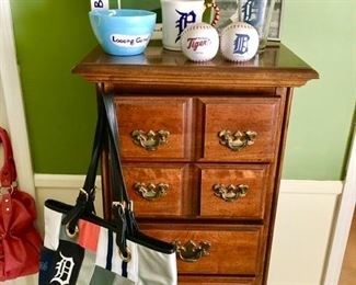 Detroit Tigers purse & collectibles