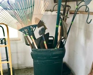 Yard tools & shepherd's hooks