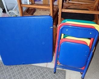 CHILDS CARD TABLE & CHAIRS