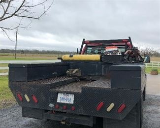 2006 F450 XLT 6.0 321,000 miles, 55,000 on New Ford Crate Motor, one owner