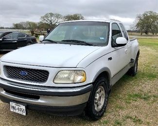 97 F150 Extended Cab Lariat 237,000 miles, no tailgate, one owner, no wrecks, excellent tires