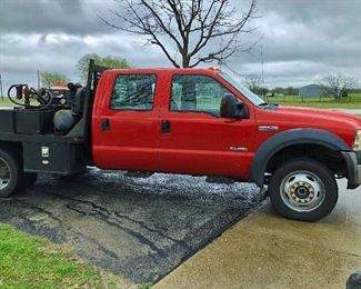 2006 F450 XLT 6.0 321,000 miles, 55,000 on New Ford Crate Motor, one owner