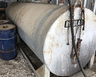 600 Gallon Fuel Tank with Pump