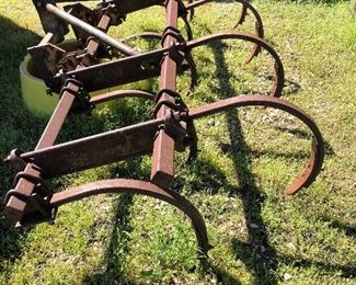 9 Shank Plow, might have been a John Deere, all teeth are new and in great shape