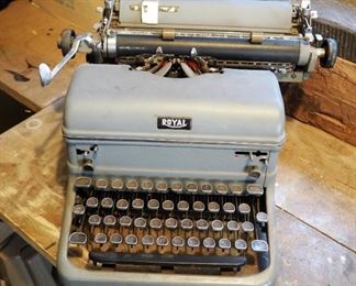 Royal Manual Typewriter