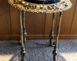 Ornate Brass Styled Accent Table With Marble Inlaid Top, 20" x 15" Round
