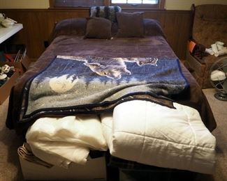 Full Size Platform Bed With Sultan Hjartadl Mattress, Includes Bedding