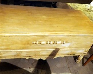 Cavalier Cedar Chest, 21" x 44" x 19.5"