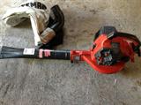 Lot 52
Craftsman Gas Powered Blower/vac

Craftsman gas powered blower/ vac model no 358794960 2 cycle. 2 years old.
