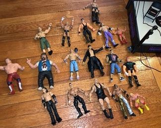 PLL # 149
Wrestlemania Ring with 17 Wrestler figurines @ $20 for ALL
