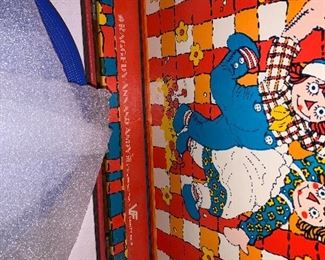 PLL # 152
Vtg 1972 Vanity Fair Raggedy Ann & Andy (Turntable) Portable Record Player/Mic @ $20