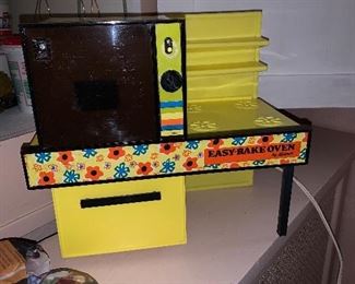 PLL # 204 -Vintage KENNER'S EASY-BAKE OVEN Original Box. Oven Works! @ $30