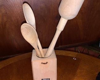 PLL # 288
Wooden Kitchen Utensils @ $10