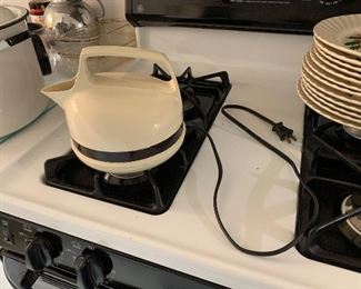 PLL #423 ELECTRIC TEAPOT @ $5