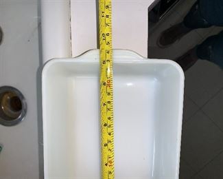 PLL # 448 - YELLOW PYREX COVERED REFRIGERATOR DISH @ $10