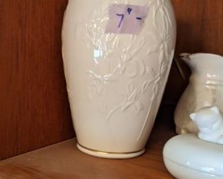 PLL # 527 -LENOX VASE @ $10