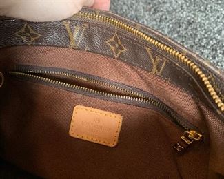 PLL#570 Ladies Handbag $10 - NOT AUTHENTIC